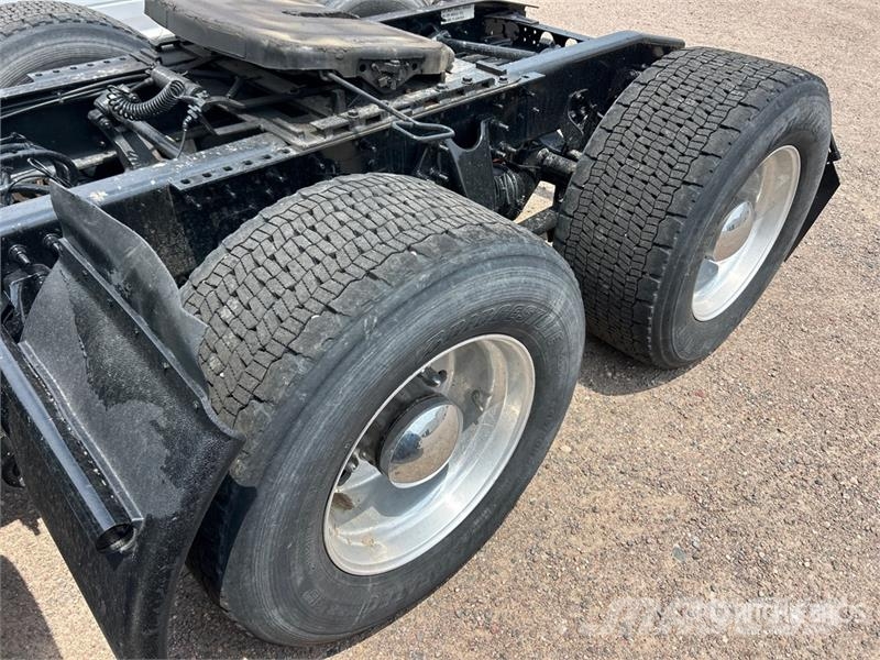 International LT625 트랙터 유닛