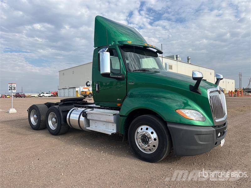 International LT625 트랙터 유닛