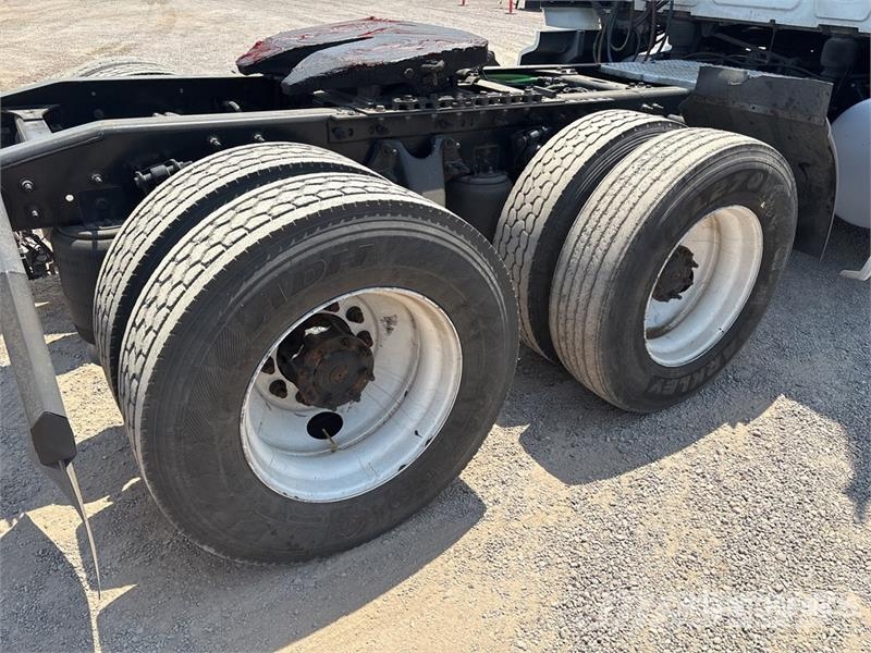 International LT625 وحدات الجر