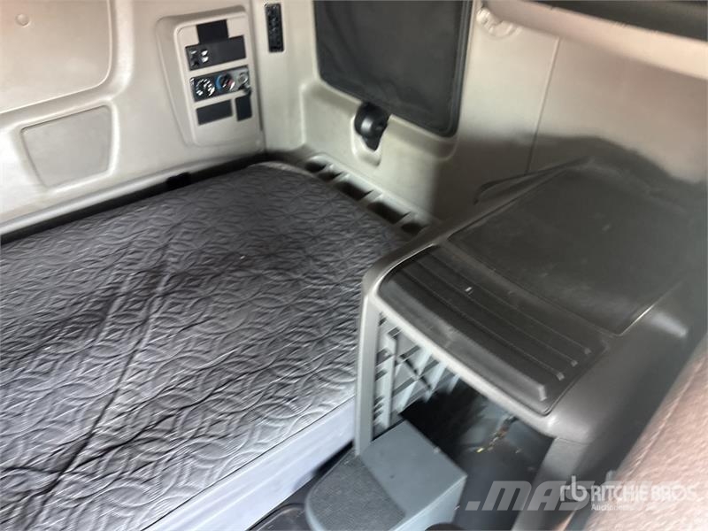 International LT625 وحدات الجر