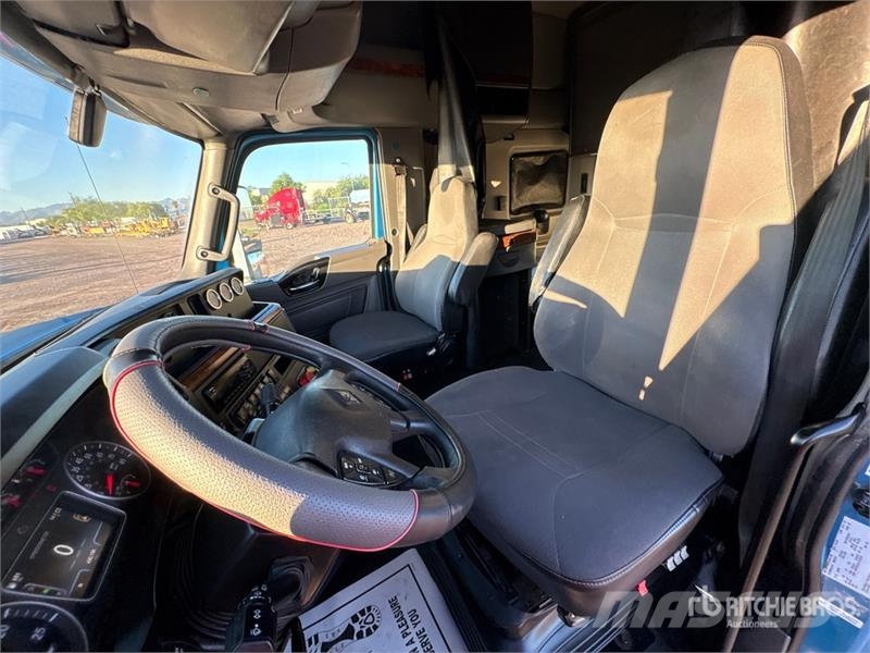 International LT625 Vetopöytäautot