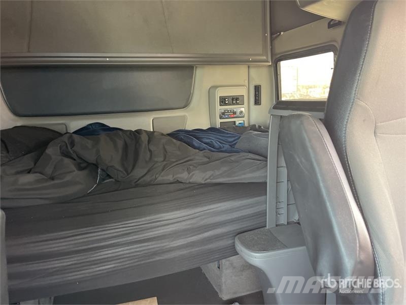 International LT625 Autotractoare