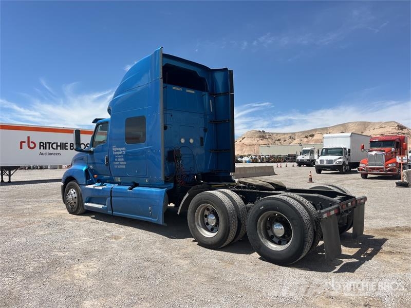 International LT625 Autotractoare