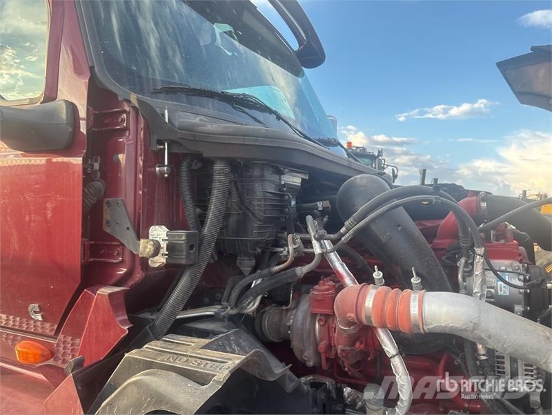 International LT625 Седельные тягачи