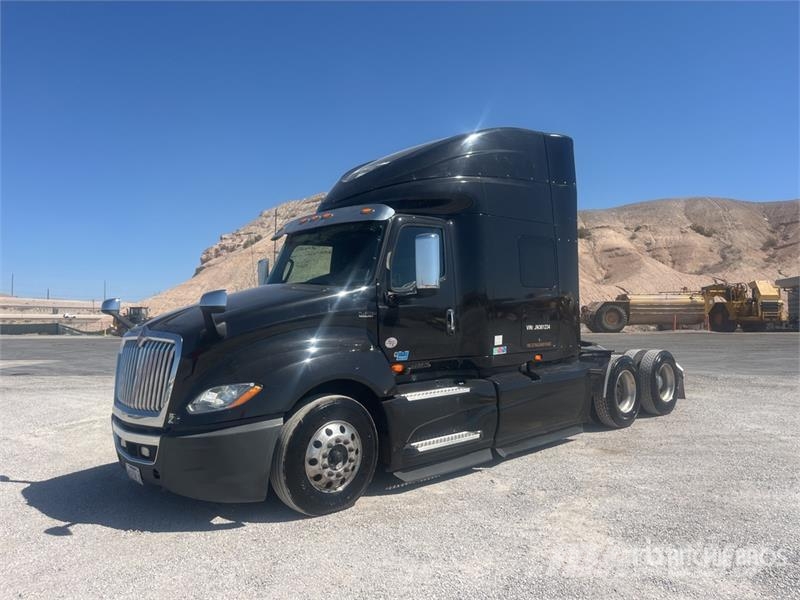International LT625 Prime Movers