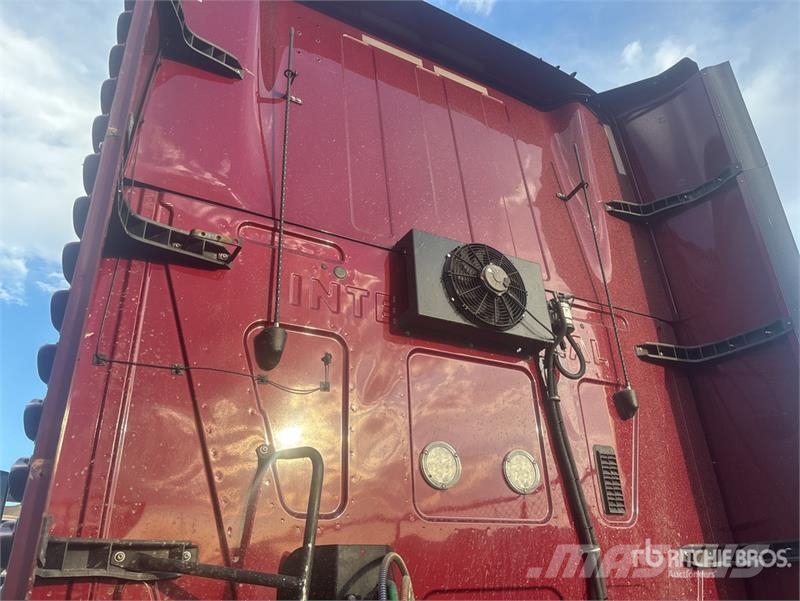 International LT625 Седельные тягачи