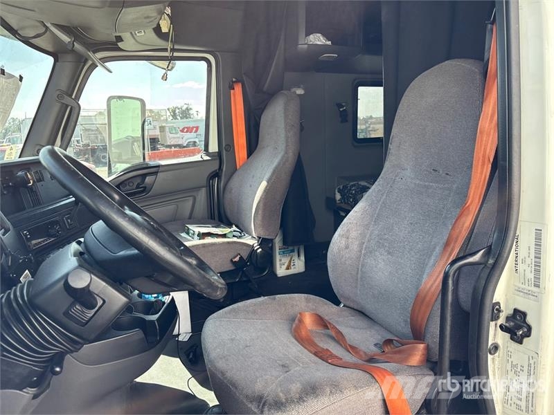 International LT625 Autotractoare
