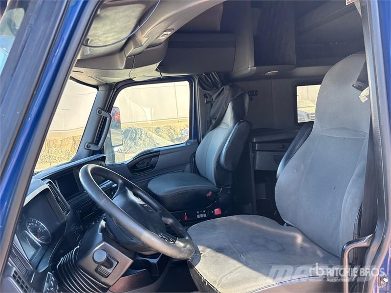 International LT625 트랙터 유닛