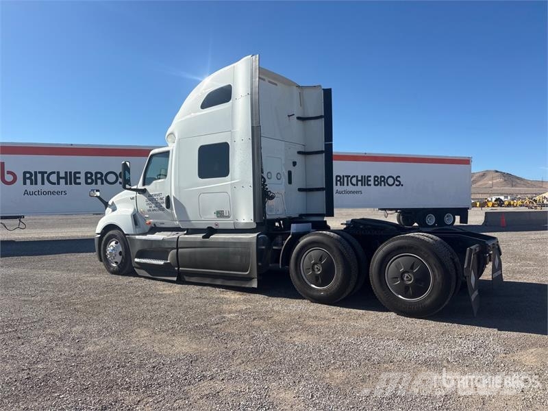 International LT625 Sadulveokid