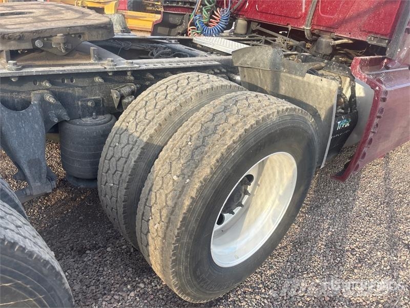 International LT625 Седельные тягачи