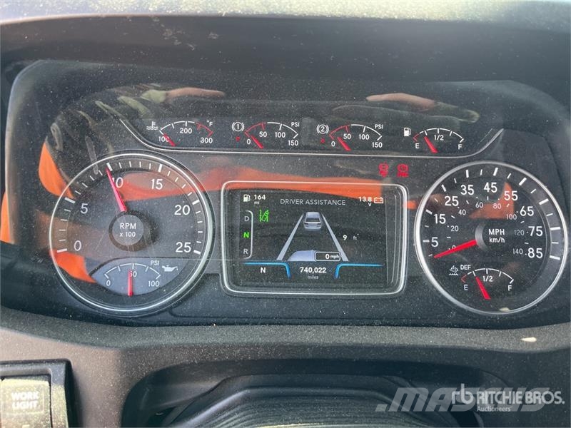 International LT625 Autotractoare