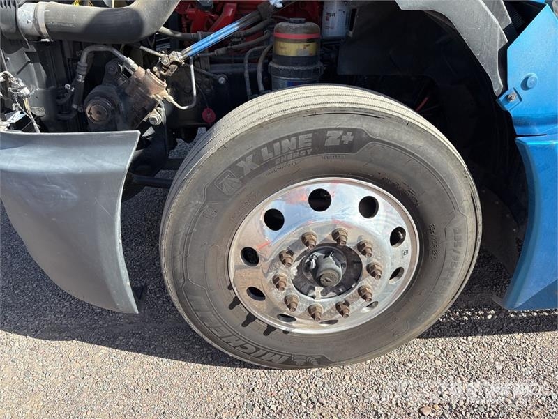 International LT625 Седельные тягачи