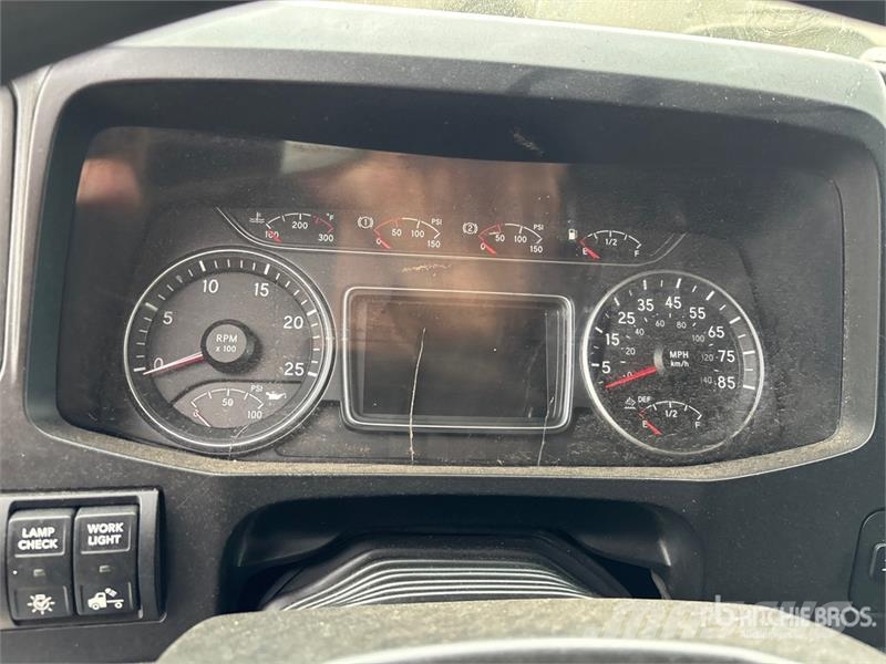 International LT625 Седельные тягачи