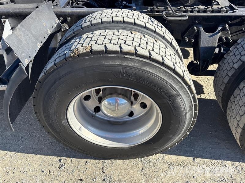 International LT625 트랙터 유닛