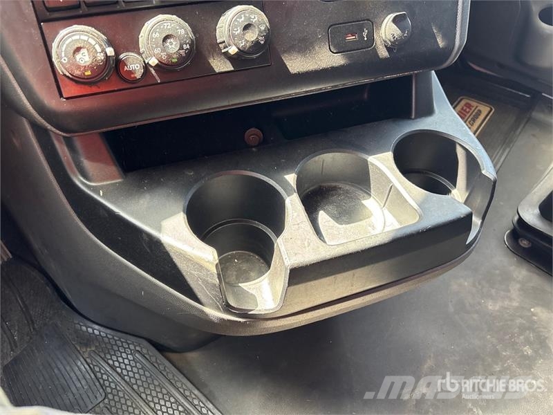 International LT625 Vilcēji