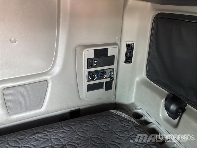 International LT625 وحدات الجر
