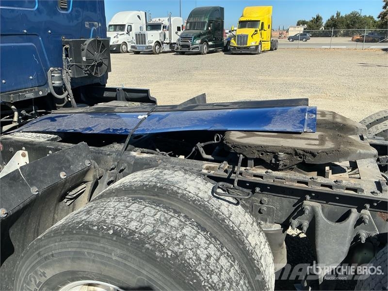 International LT625 Tractor Units