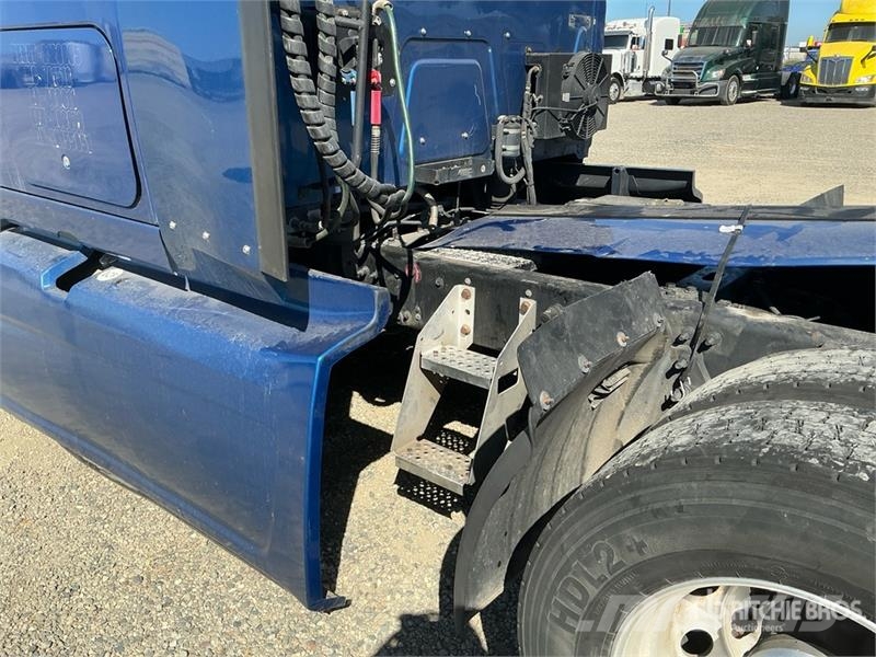 International LT625 Tractor Units