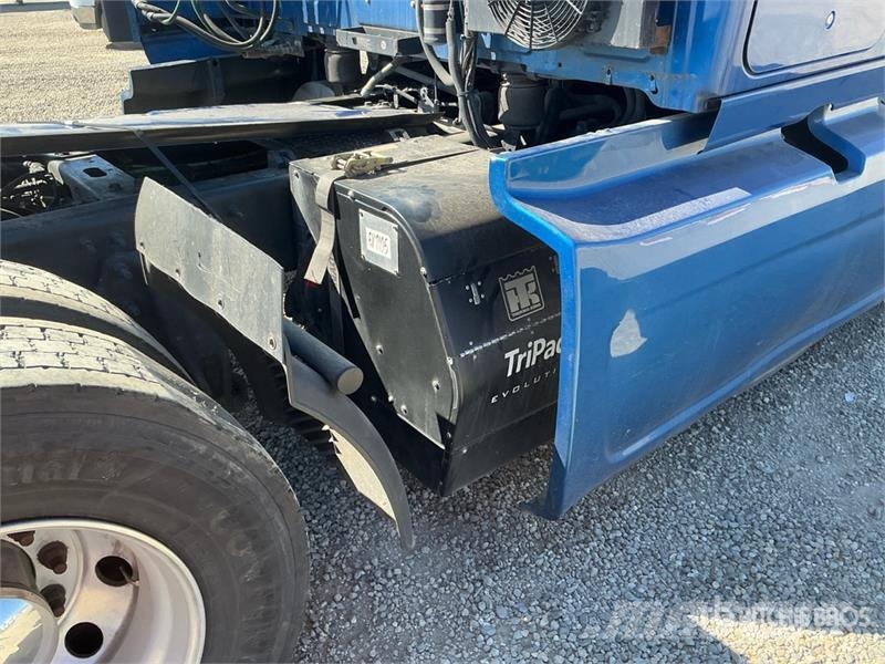 International LT625 Tractor Units