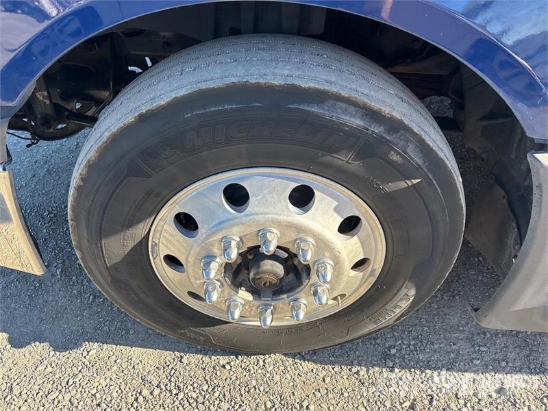 International LT625 트랙터 유닛