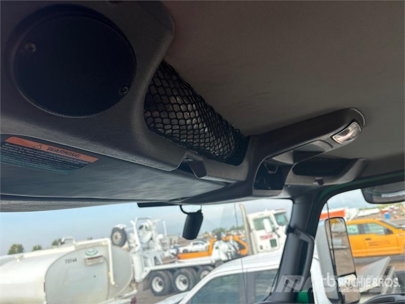 International LT625 트랙터 유닛