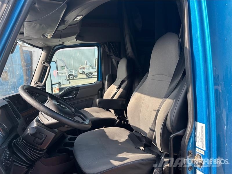 International LT625 트랙터 유닛
