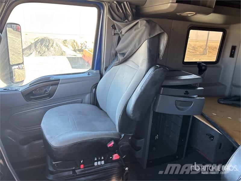 International LT625 트랙터 유닛