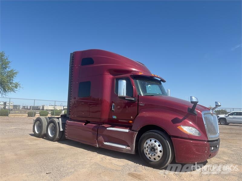 International LT625 Седельные тягачи