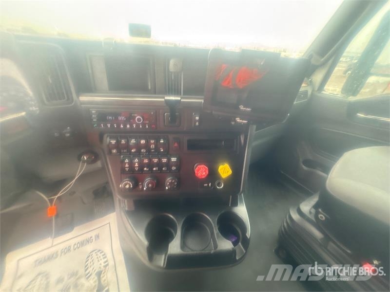 International LT625 Camiones tractor