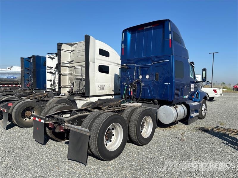 International LT625 Prime Movers