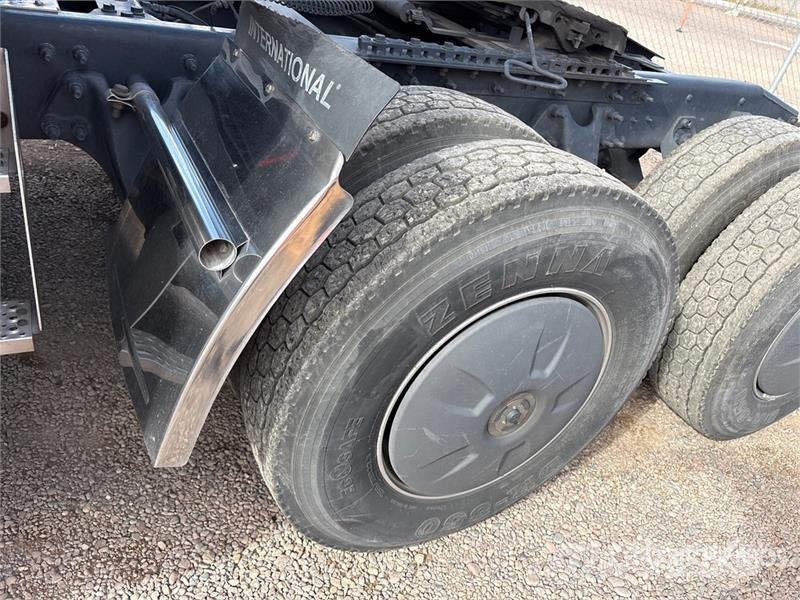 International LT625 Tractor Units