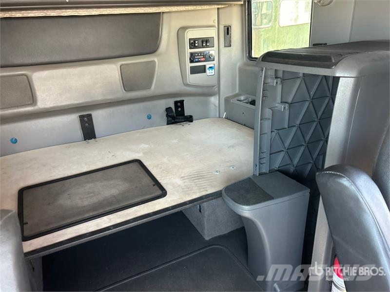 International LT625 트랙터 유닛
