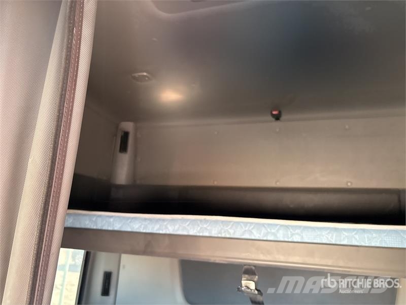 International LT625 Седельные тягачи