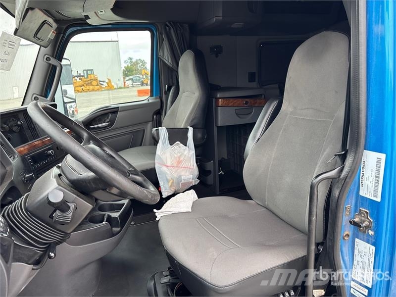International LT625 Седельные тягачи