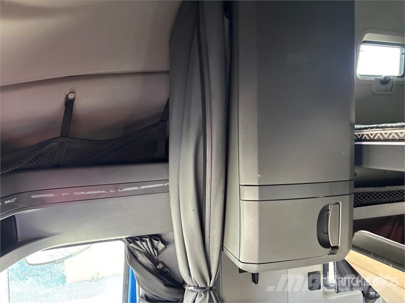 International LT625 Prime Movers