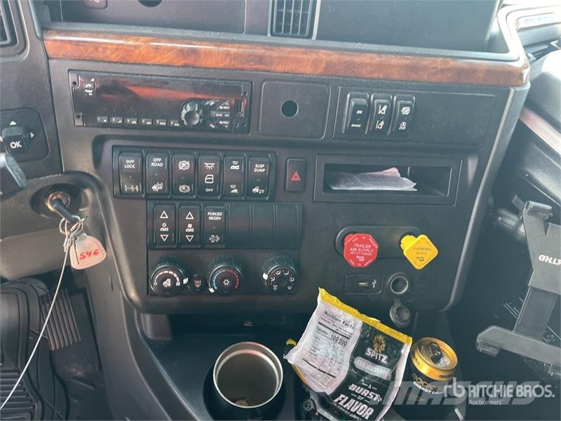 International LT625 Autotractoare
