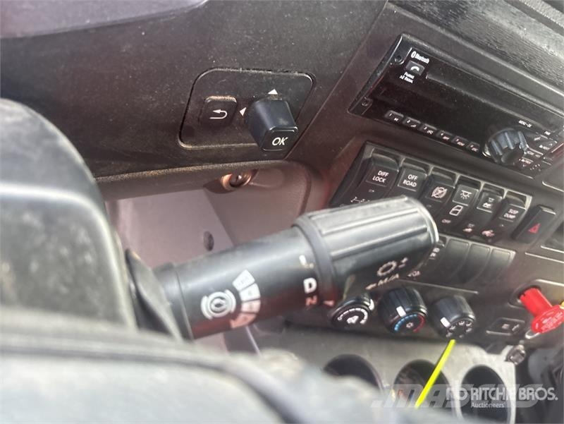 International LT625 Седельные тягачи