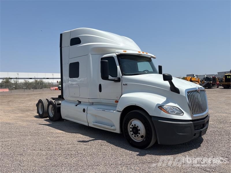 International LT625 وحدات الجر
