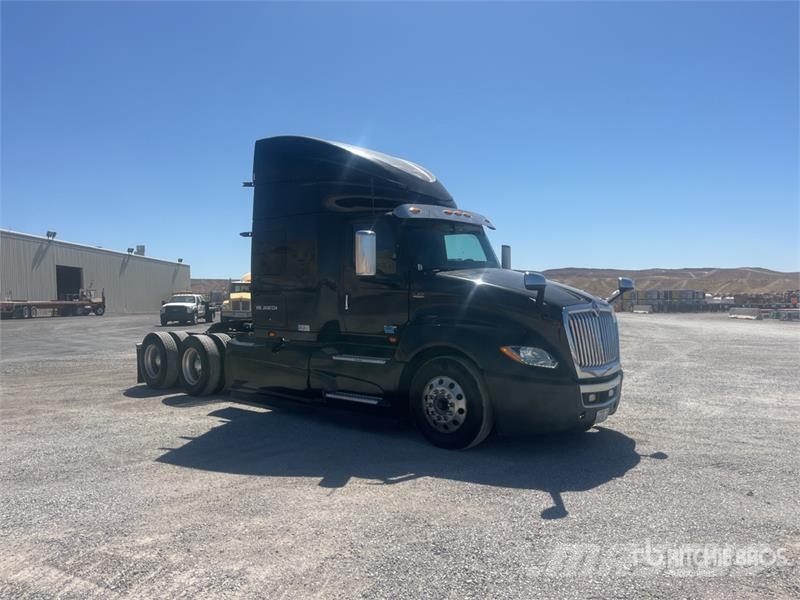 International LT625 Prime Movers