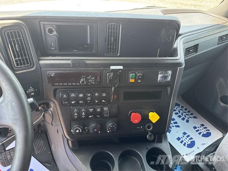 International LT625 وحدات الجر