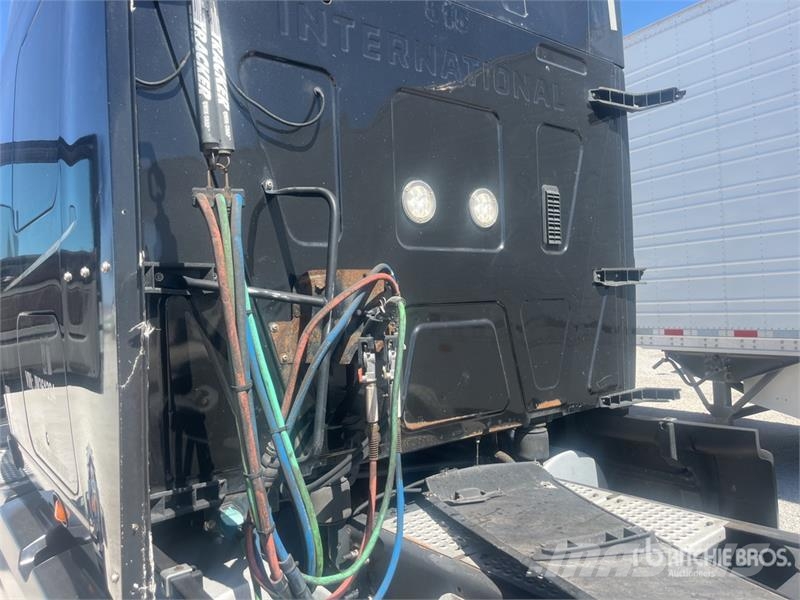 International LT625 Prime Movers