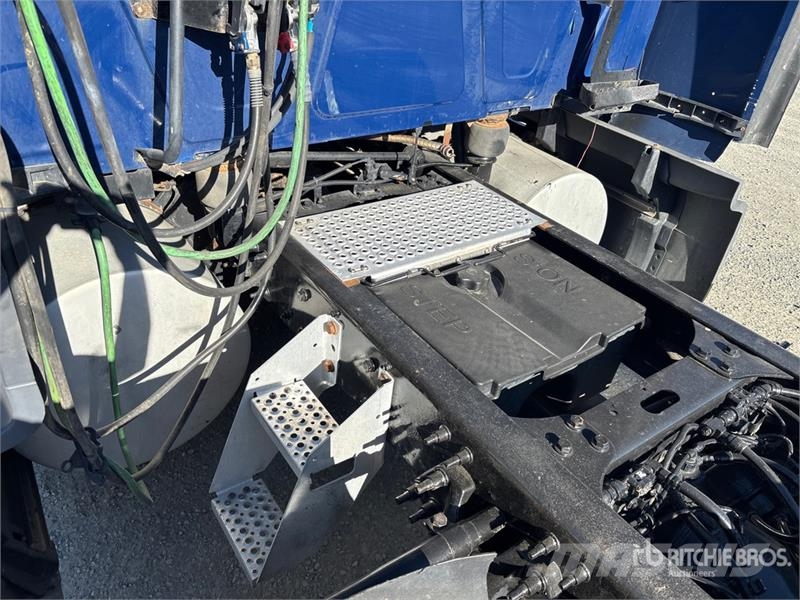 International LT625 트랙터 유닛