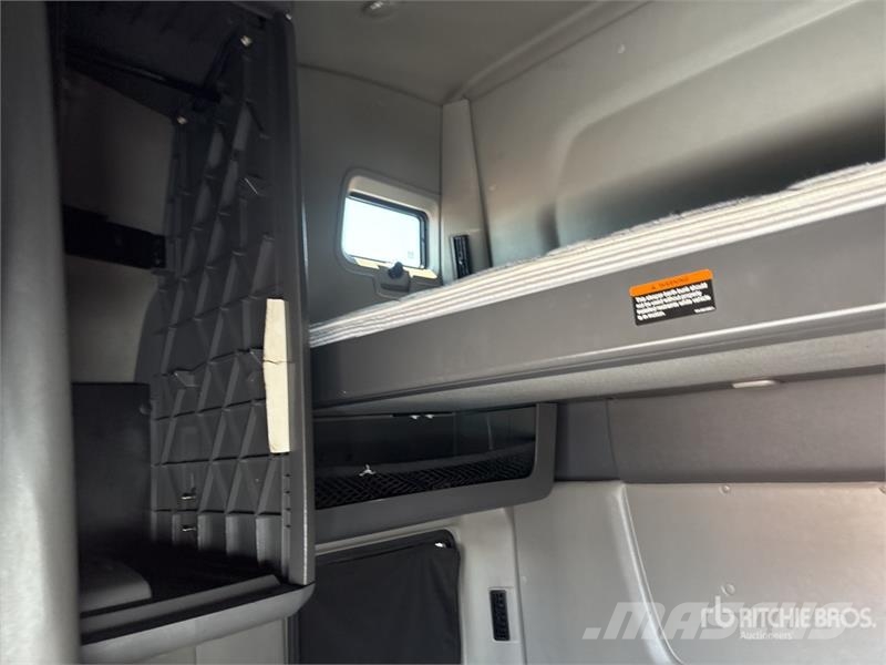 International LT625 وحدات الجر