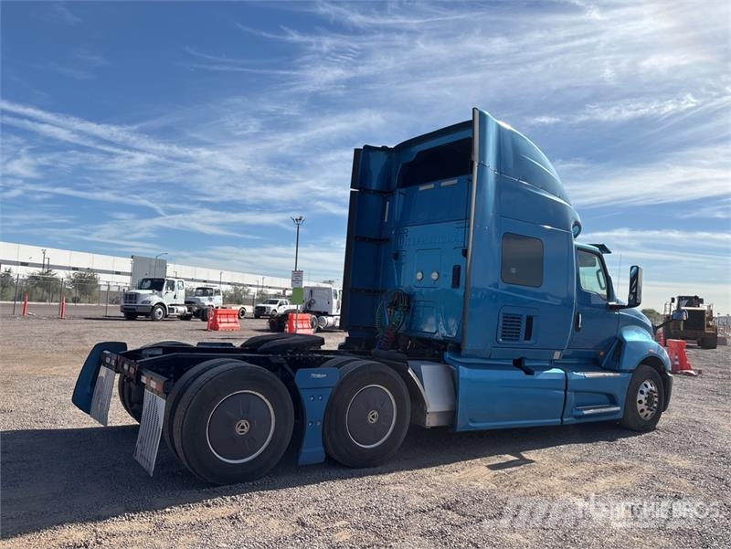International LT625 Седельные тягачи