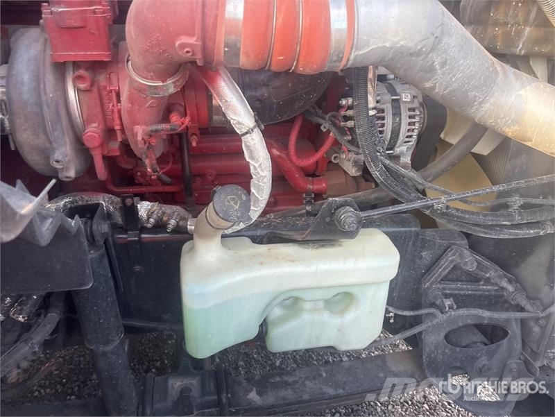 International LT625 Седельные тягачи