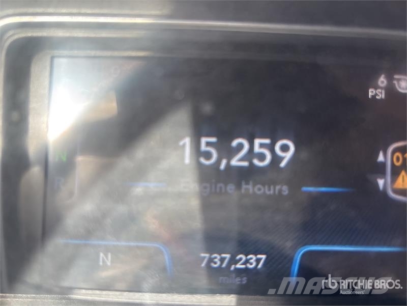 International LT625 Седельные тягачи