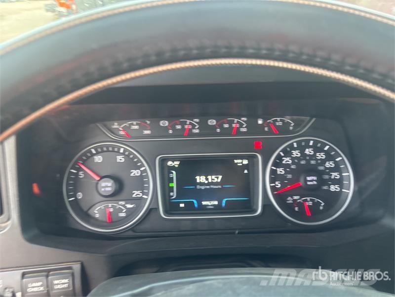 International LT625 Седельные тягачи