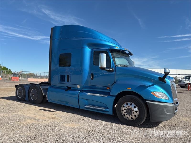 International LT625 Седельные тягачи