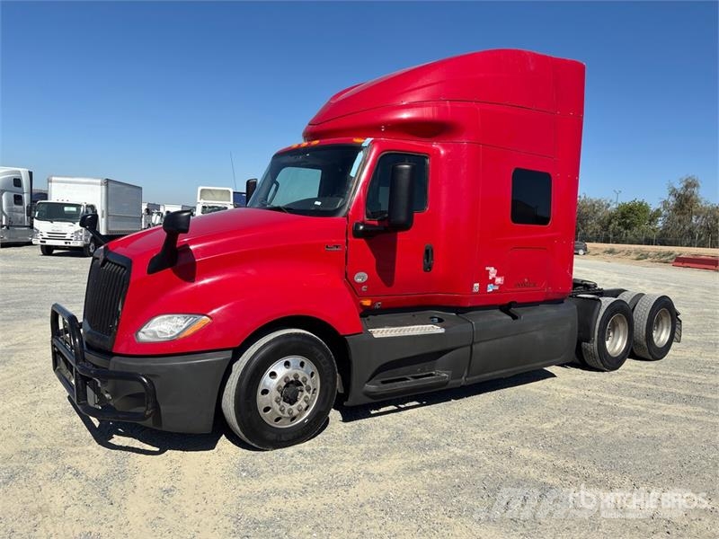 International LT625 Prime Movers