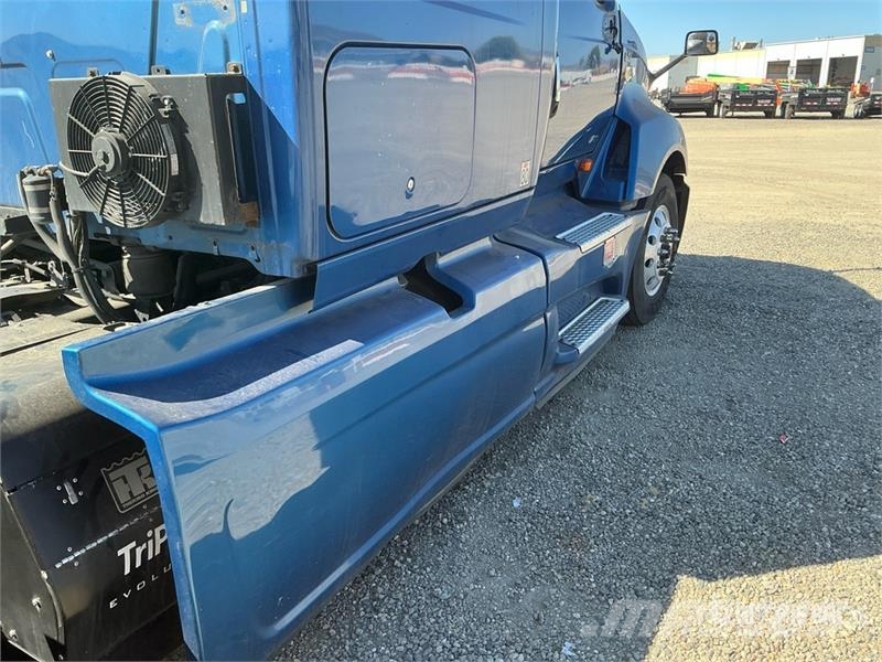 International LT625 Tractor Units